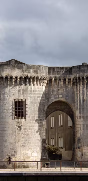 Cognac, les 2 tours. portes St Jacques