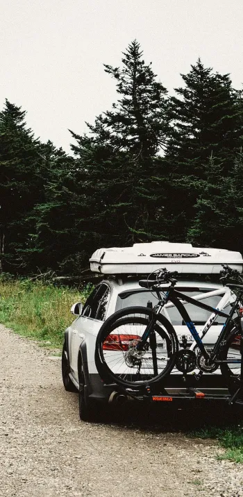 Rack à vélo sur voiture