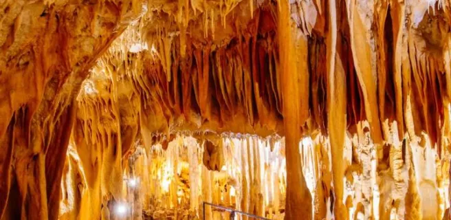 Grotte de Villars