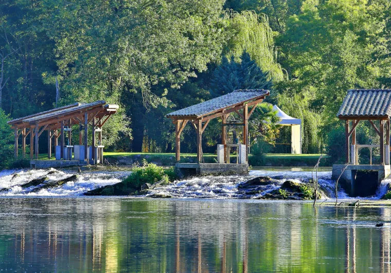 Pecherie_sur_le_fleuve_Charente_a_Mosnac-Saint-Simeux